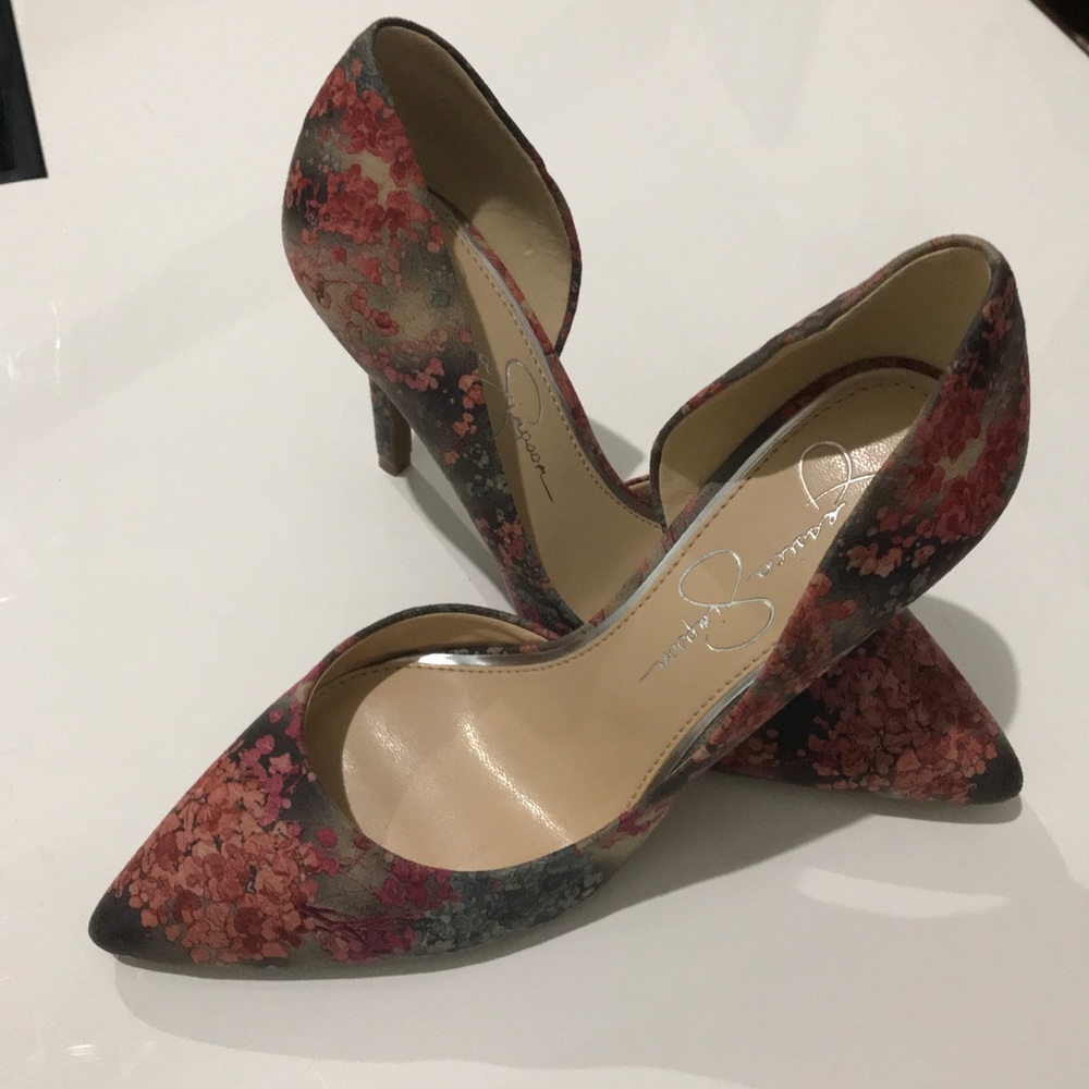 Red floral pumps